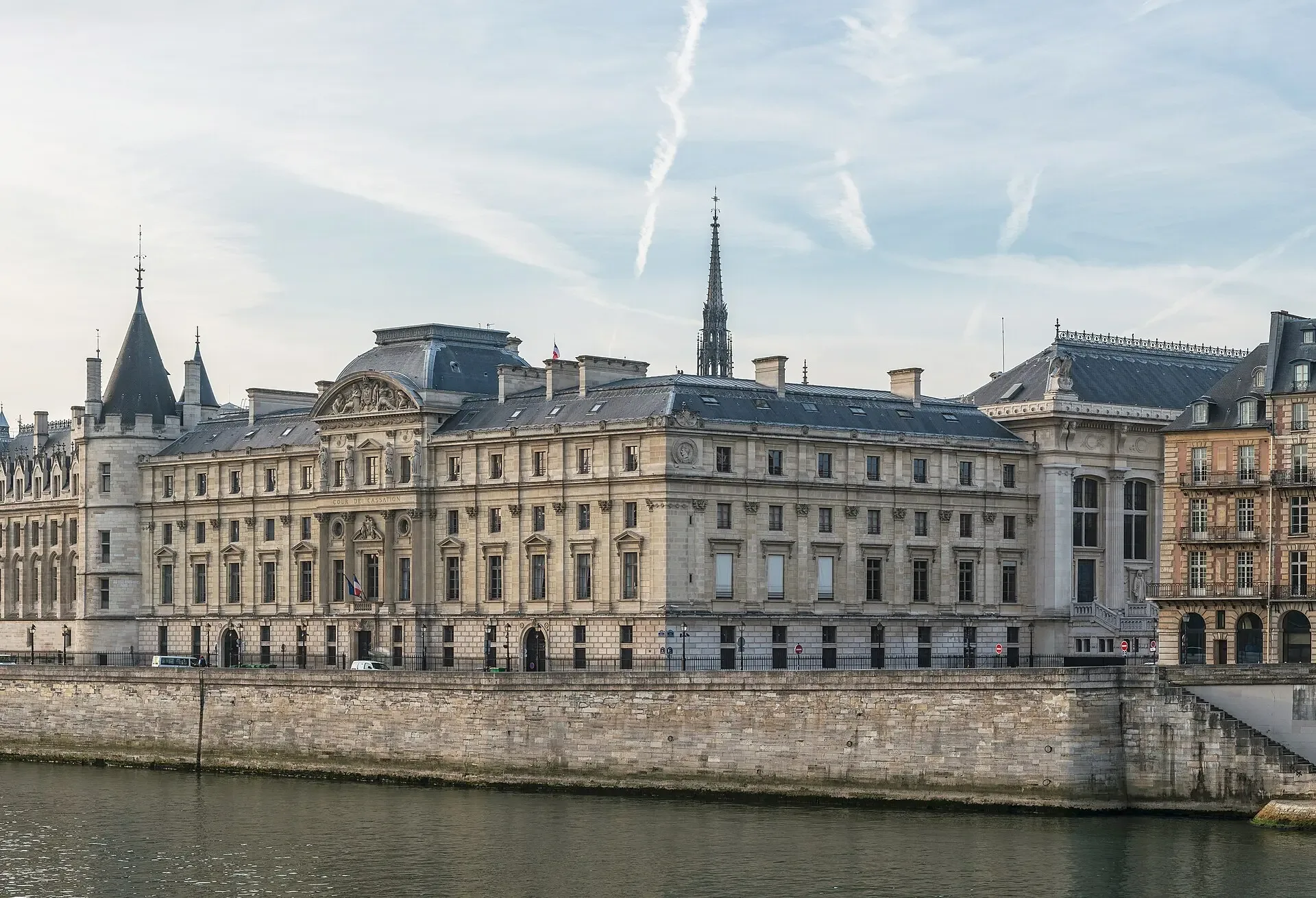 Paris will ungarischen Antifa-Aktivisten ausliefern - Justizsystem verbessert